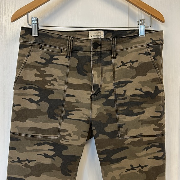 Fast Track Skinny Chino Capri
Pants In Human Nature Camo size 29 - Picture 2 of 16